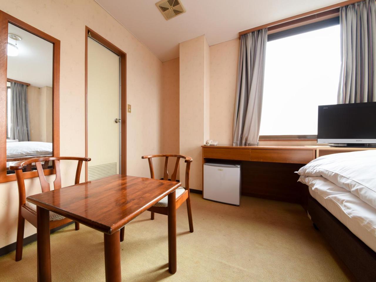 Green Business Hotel Фукуяма Экстерьер фото